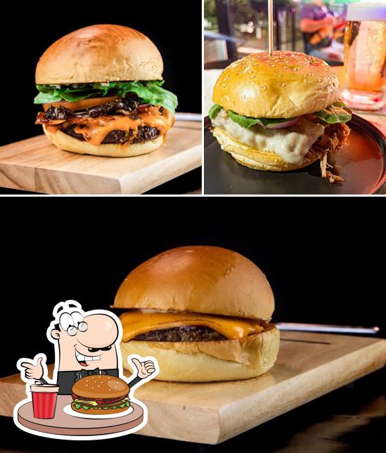 Felip's Burguer Hamburgueria Ponta Porã serve uma seleção de opções para os amantes dos hambúrgueres