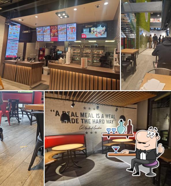 Siediti a un tavolo di KFC