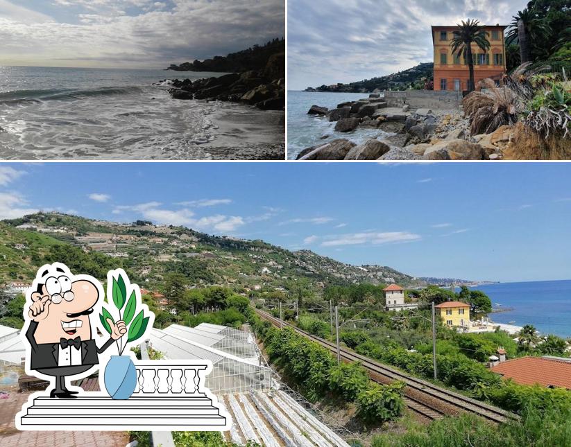 Guarda la parte esterna di La Caletta