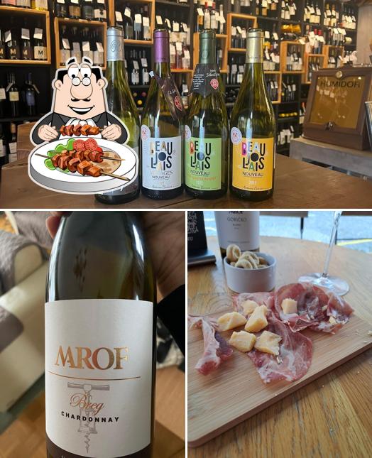 Questa è la immagine che raffigura la cibo e interni di Polek Coffee & Wine bar