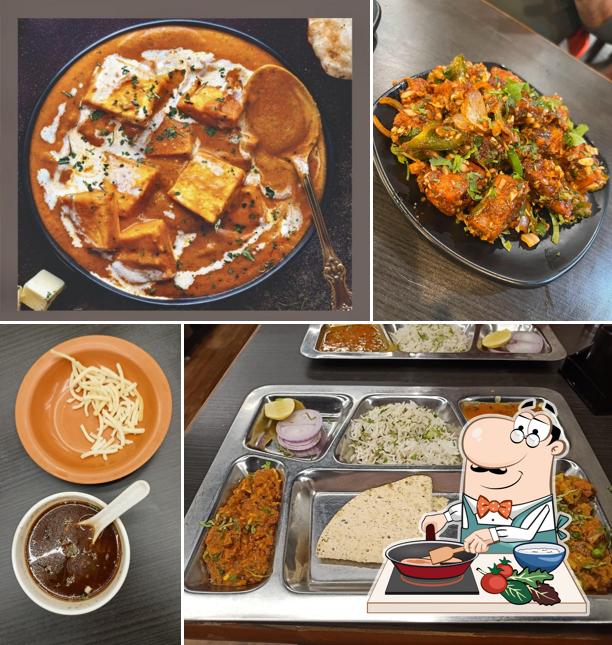 Chicken curry at Ratikaka Ni Bhajipav & Restaurant Pavbhaji Punjabi Restaurant Dosa
