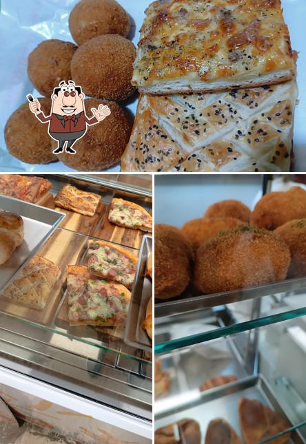 Cibo al Food Evolution Rosticceria, Tavola Calda, Arancine, Panini, Yogurteria