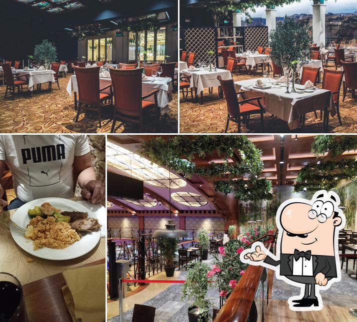 Gli interni di Tiffany Restaurant