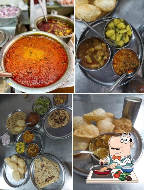 Chicken curry at HIMATBHAI PURI SHAK VALA