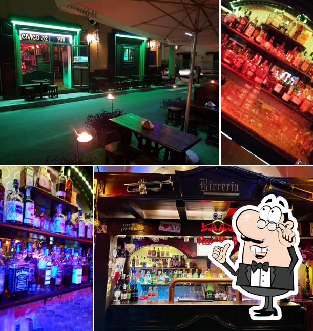 Siediti a un tavolo di Civico 32 pub