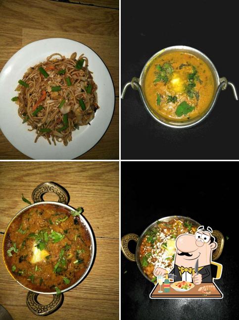 Pad thai at Food Punch