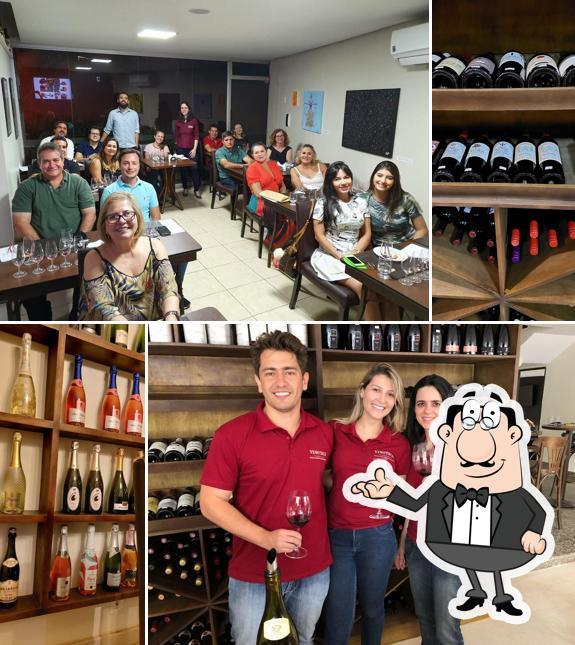 O interior do Vinoteca Escola de Vinhos e Adega