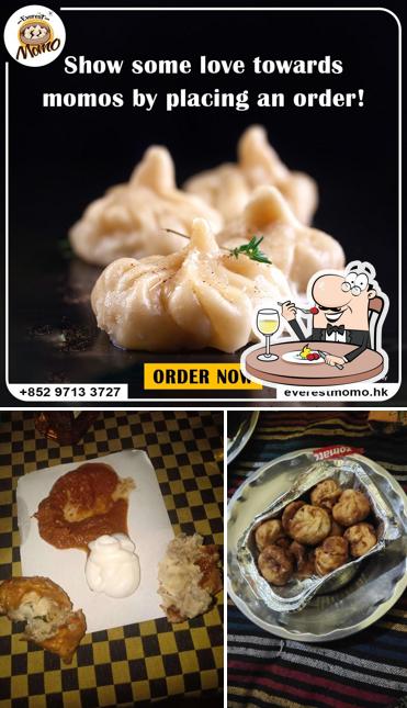 Food at Everest momos