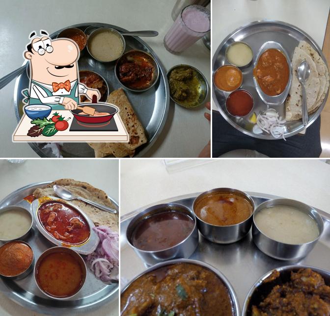 Chicken curry at Padma Guest House