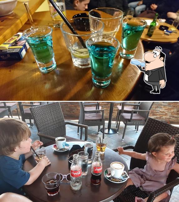 Prenditi un drink a Bar siesta, Elis Sulič, s.p