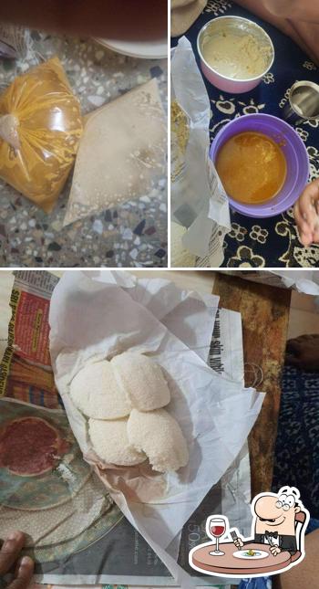 Food at Sri Venkateshwar Tiffin Center