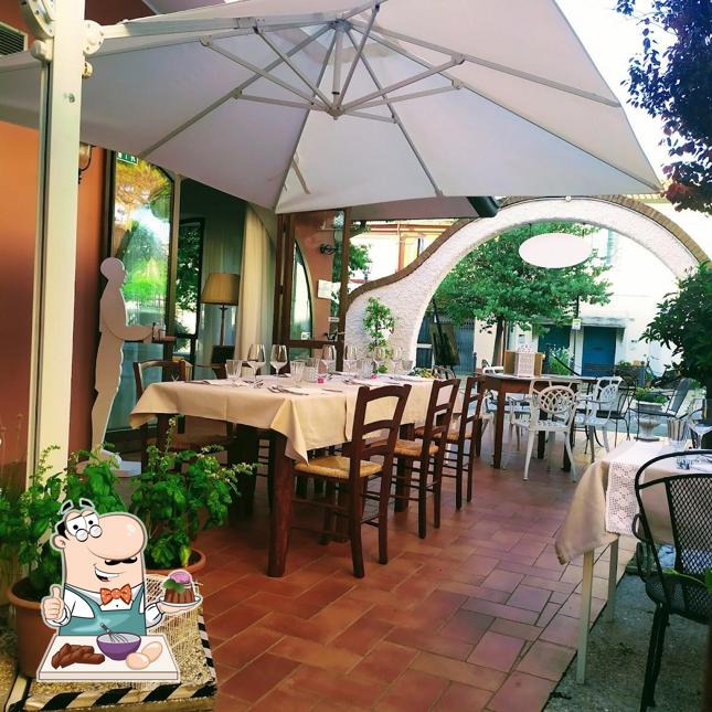 L'insolito Posto serve un'ampia selezione di dessert