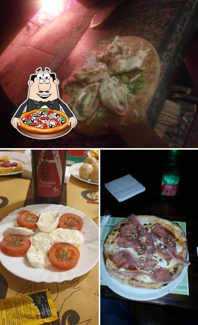 Scegli una pizza a Pizzeria Blackout