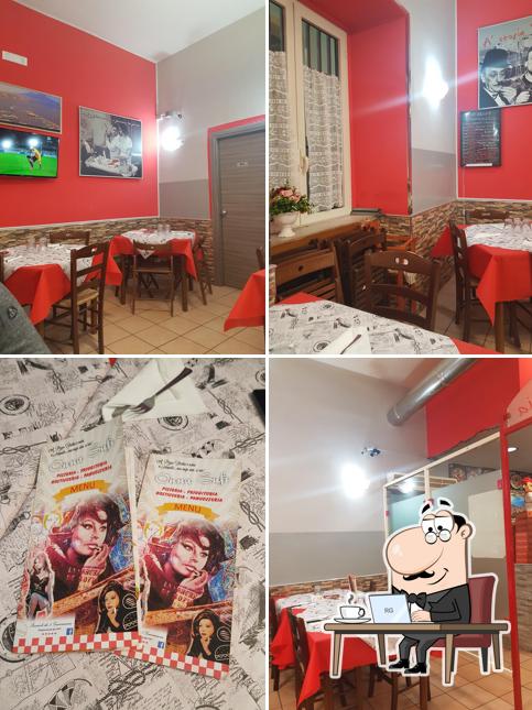 Siediti a un tavolo di Cafe Melange