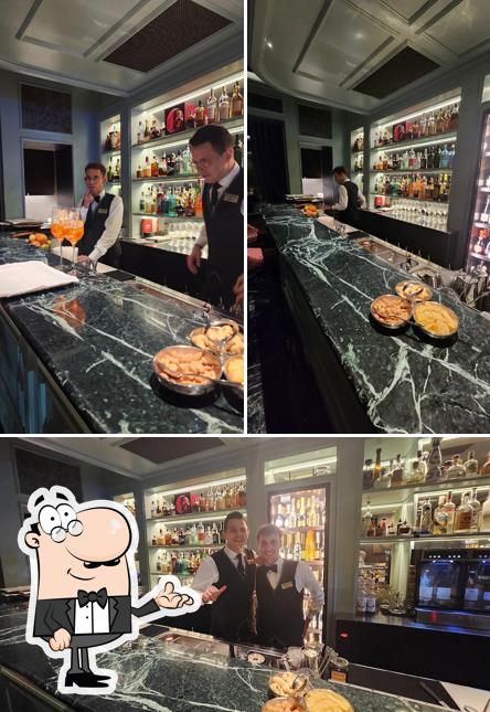 Gli interni di La Pergola Bar à Champagne