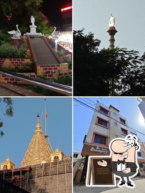 The exterior of HOTEL BLUEBERRY BUDGET (Sai Dwarka)