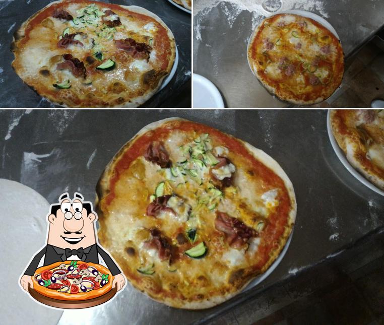 A Pizzeria Lo Scimpanze', puoi provare una bella pizza