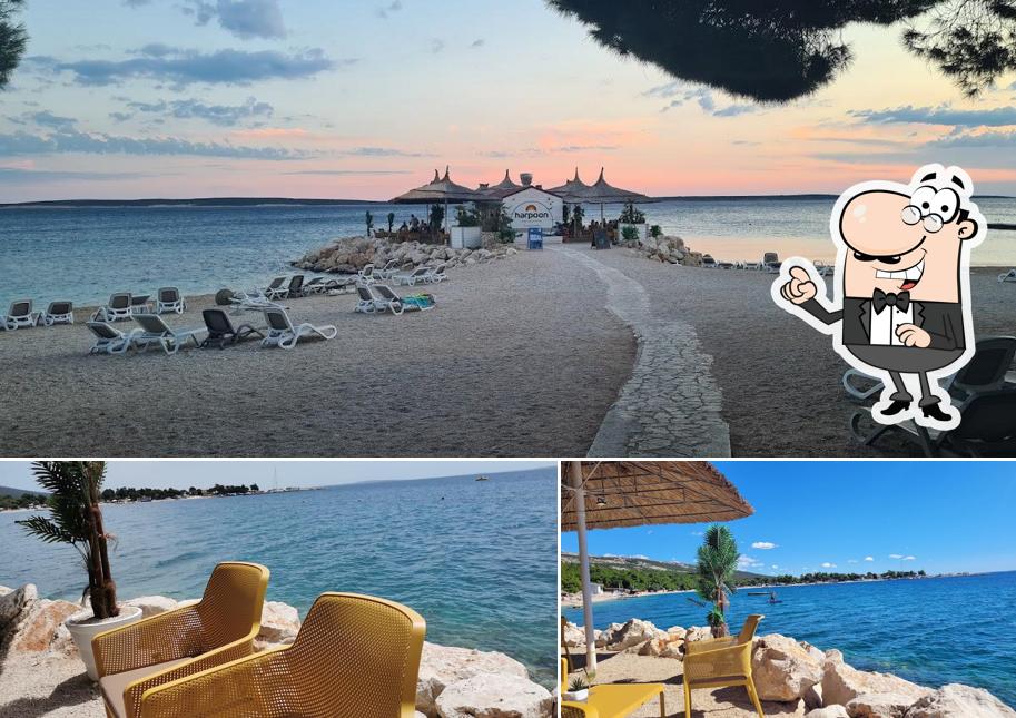 Siediti a un tavolo di Beach Bar Harpoon