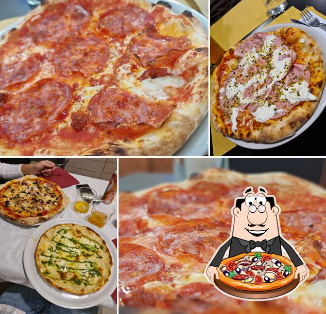 A Basil Lounge Bar con Cucina e Pizzeria, puoi ordinare una bella pizza