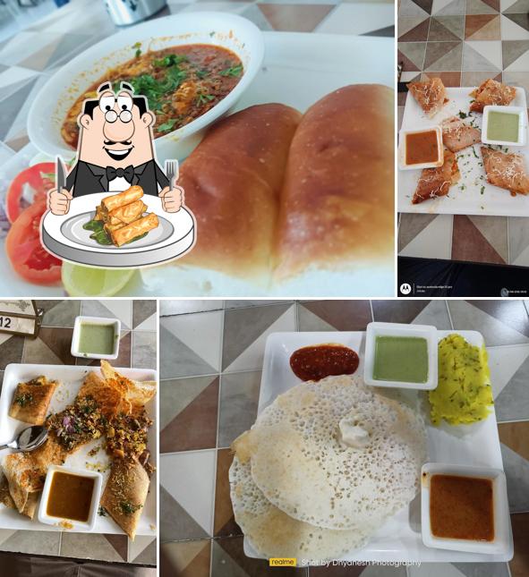 Spring rolls at Mankar Dosa