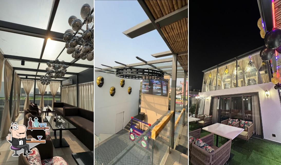 Check out how Top nosh looks inside