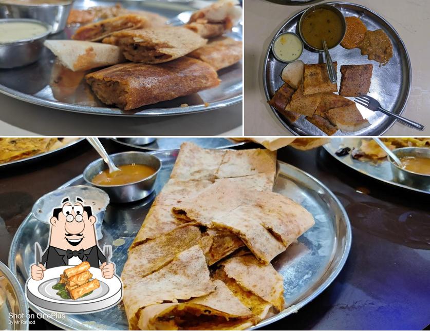 Spring rolls at Rameshbhai Dhosa