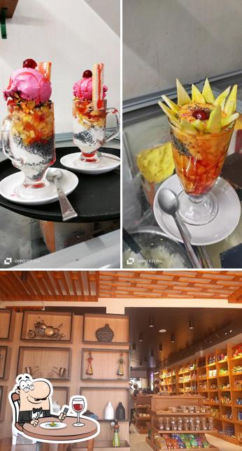 Cakes & Cakes Bakers & Restaurant - Sakthikulangara is distinguished by food and interior