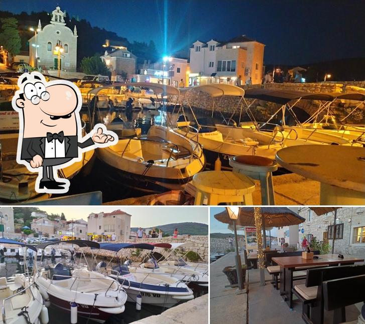 Siediti a un tavolo di Martell Caffe Bar