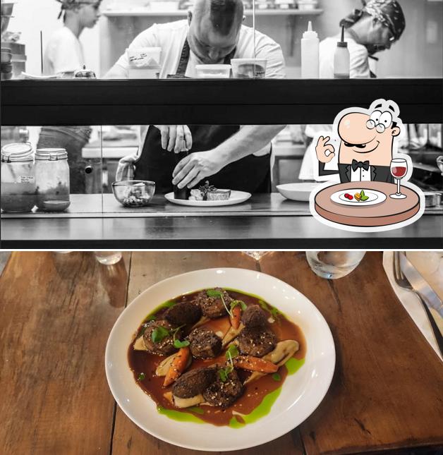 Comida em Restaurante O Estrangeiro