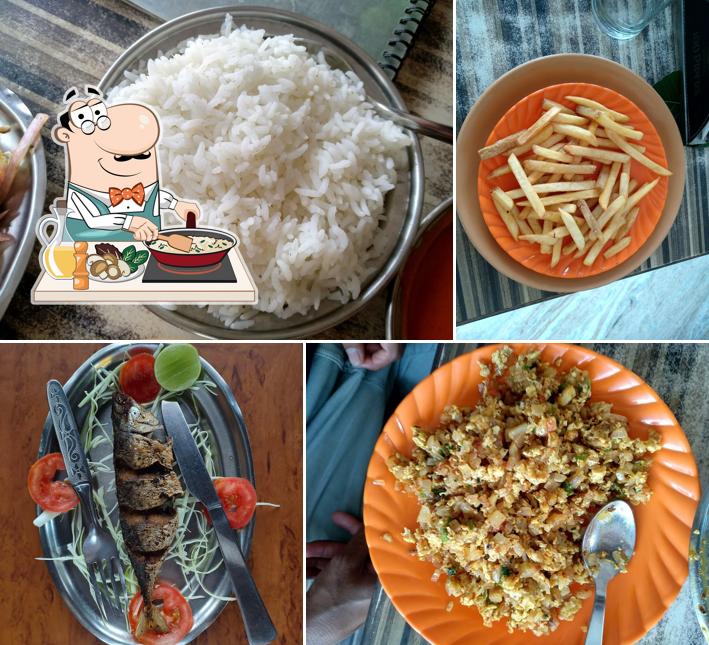 Fried rice at Meninos Sea View Restaurant & Bar