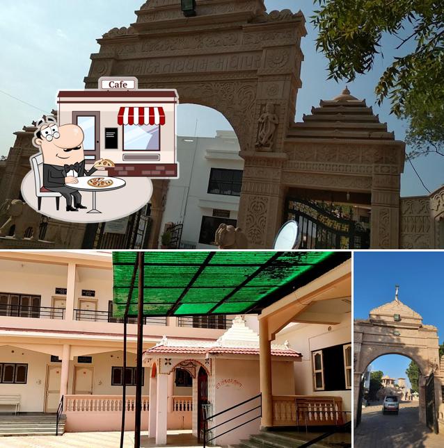 Take a look at the outside part of Yaksh Bhojnalaya