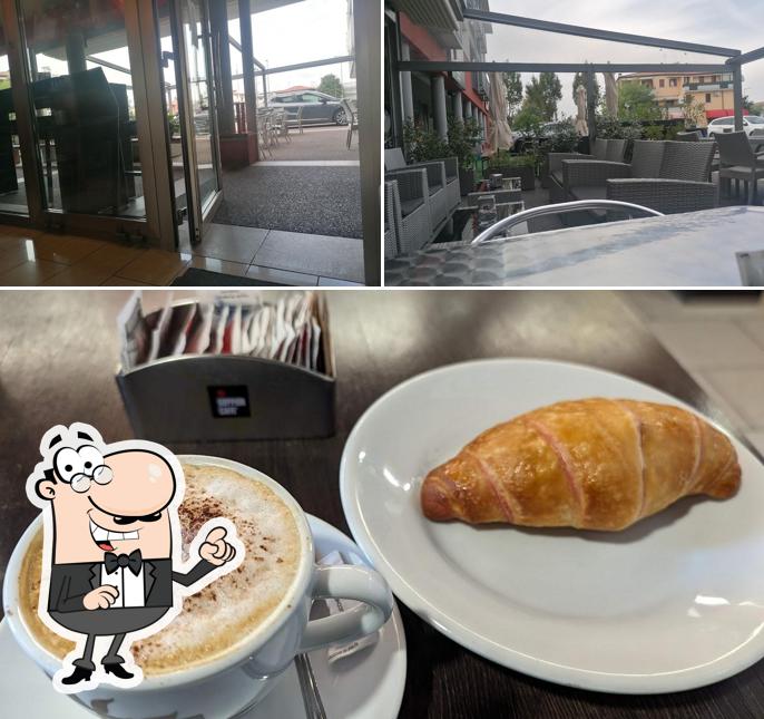 La immagine di esterno e cibo da Cuore di Caffè