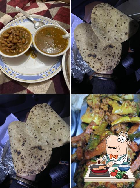 Chicken curry at Saini Vaishno Dhaba