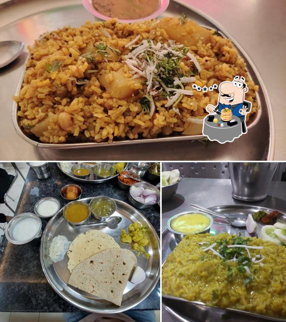 Food at Shree Anand Uphar Gruh