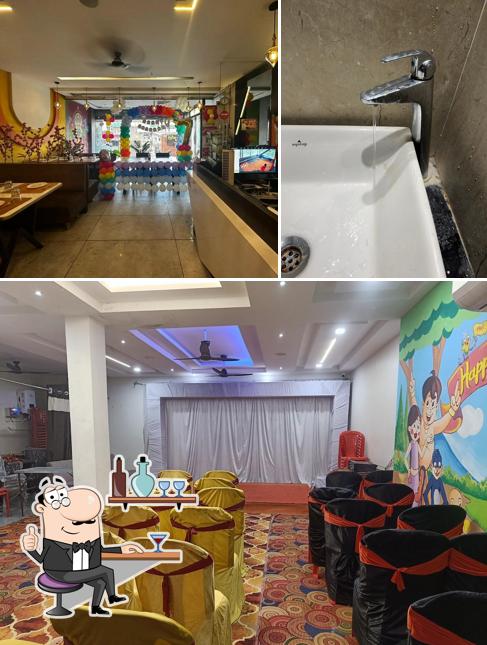 The interior of Hotel Ramji Palace