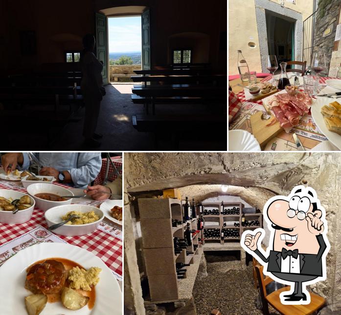 Siediti a un tavolo di Grotto Eremo San Nicolao