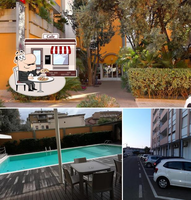 Puoi goderti l'aria fresca da seduto all'esterno di Mistral 2 Hotel