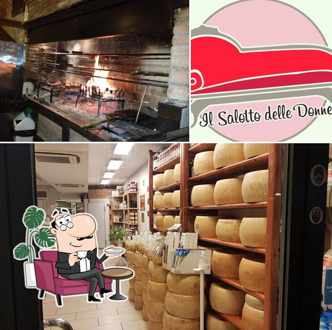 Siediti a un tavolo di Osteria Del Mercato