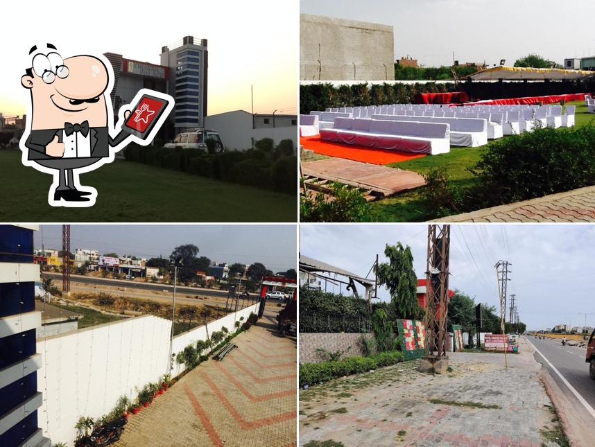 You can get some fresh air outside Vinayak Palace