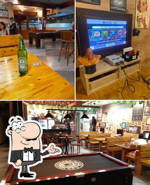 O interior do Spartakus Burger