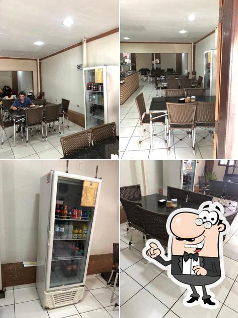 Sente em uma das mesas no Restaurante em Londrina- Casa do Marmitex