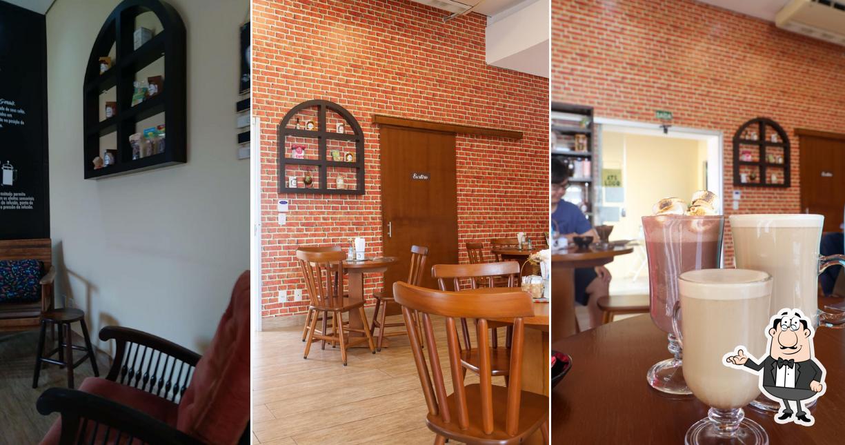 O interior do Cafeteria Cheirin Bão