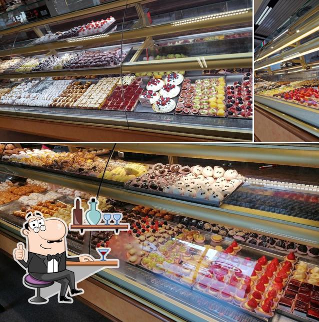 Dai un'occhiata agli interni di Pasticceria Spezia
