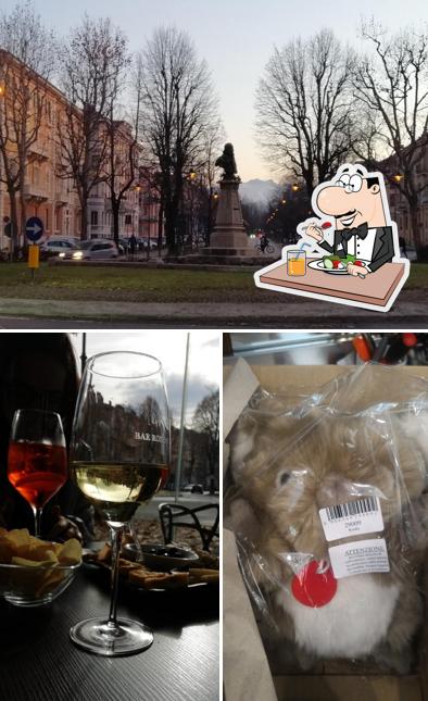 La cibo e esterno del ristorante