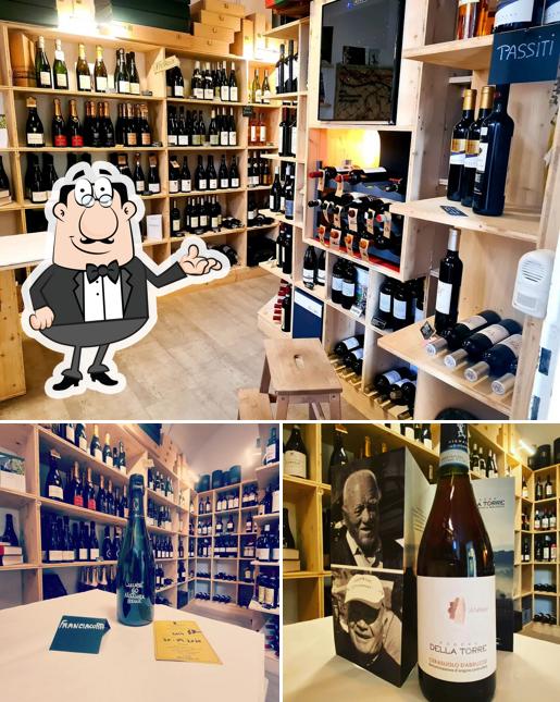 Dai un'occhiata agli interni di Enoteca del Convento