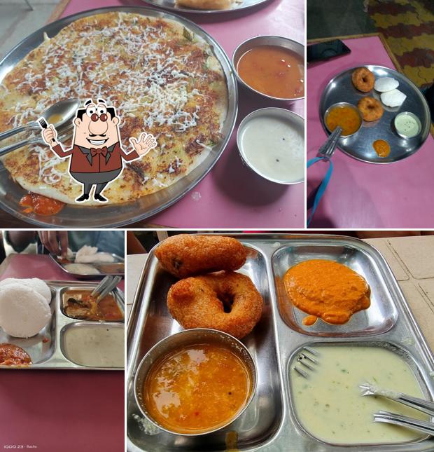 Idli at Vaishnavi Dosa Centre