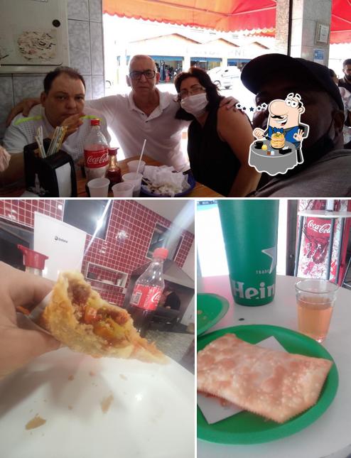 O Pastelaria Funo se destaca pelo comida e interior