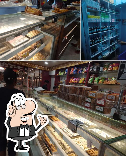 Check out how Ramdas Mishthan Bhandar looks inside