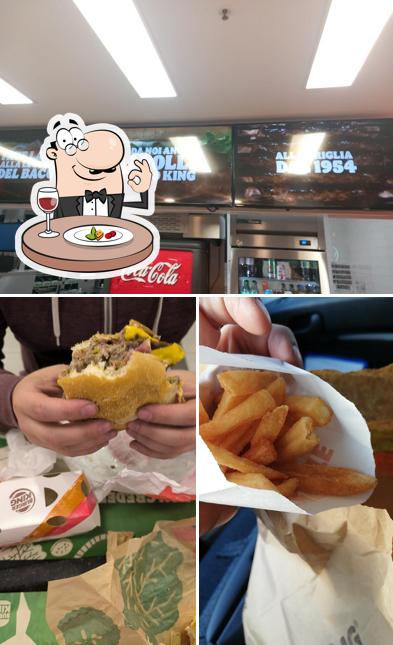 Questa è la immagine che mostra la cibo e interni di Burger King