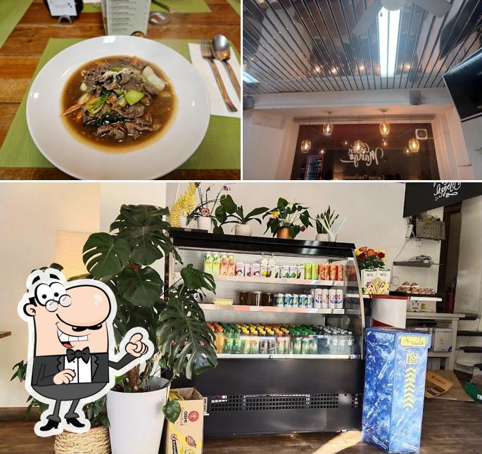 Siediti a un tavolo di GOLDEN MANGO